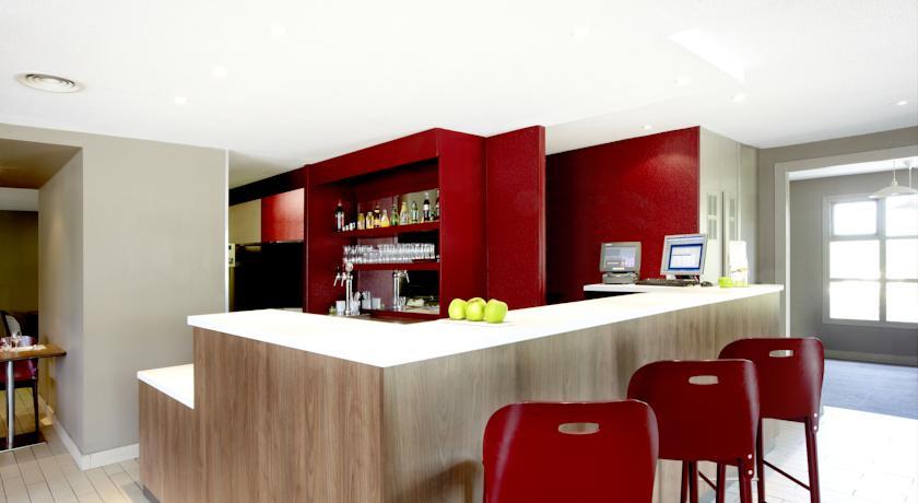 Campanile Marseille Vitrolles Griffon Hotel Екстериор снимка