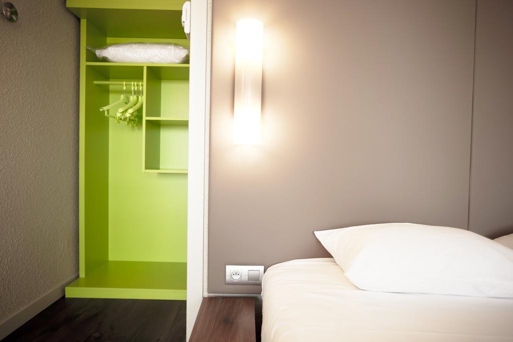 Campanile Marseille Vitrolles Griffon Hotel Екстериор снимка