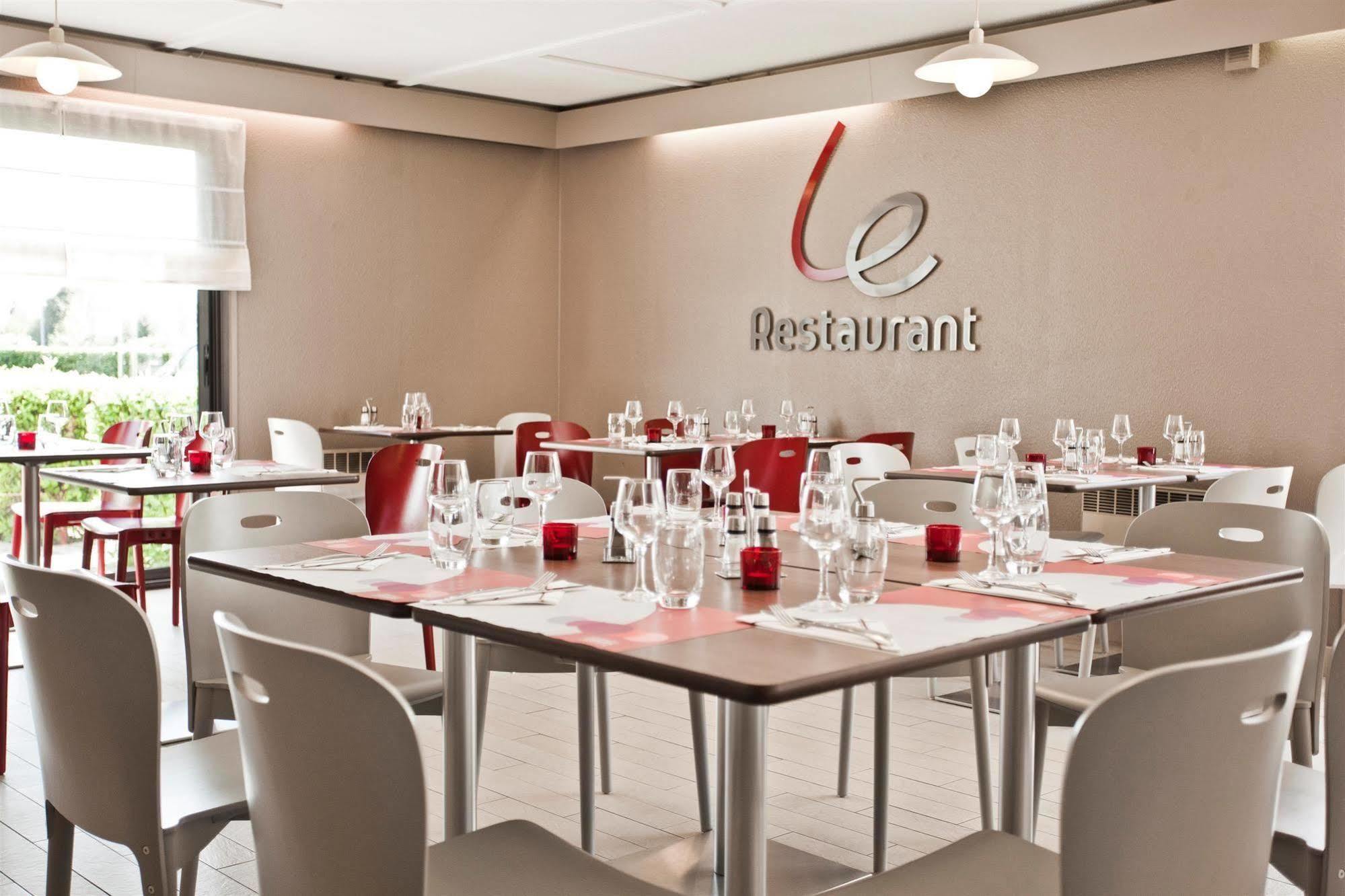 Campanile Marseille Vitrolles Griffon Hotel Екстериор снимка