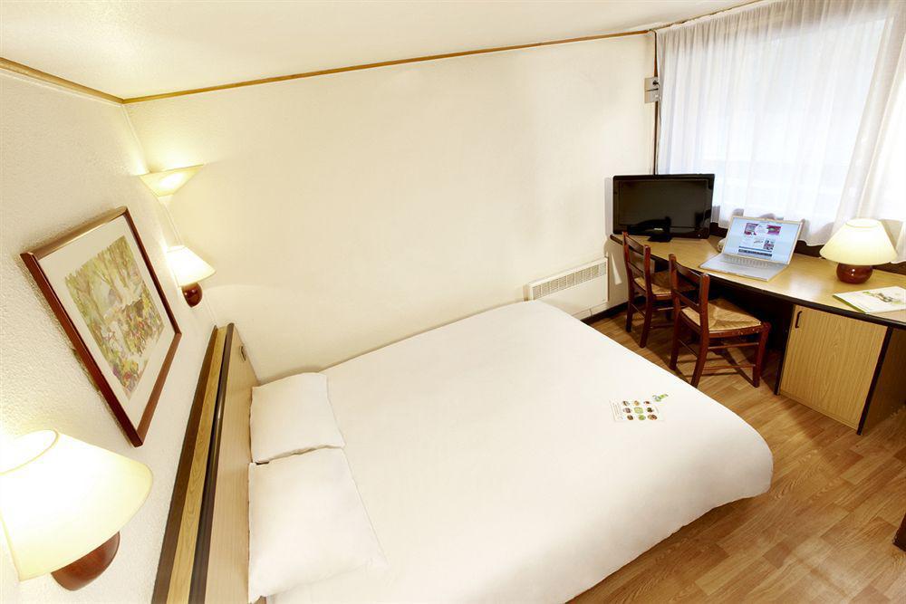 Campanile Marseille Vitrolles Griffon Hotel Екстериор снимка